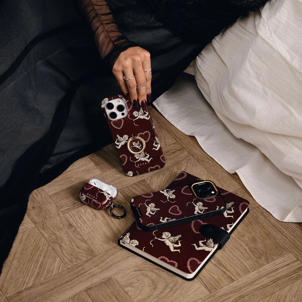 Lovestruck - Adhesive Ring Holder