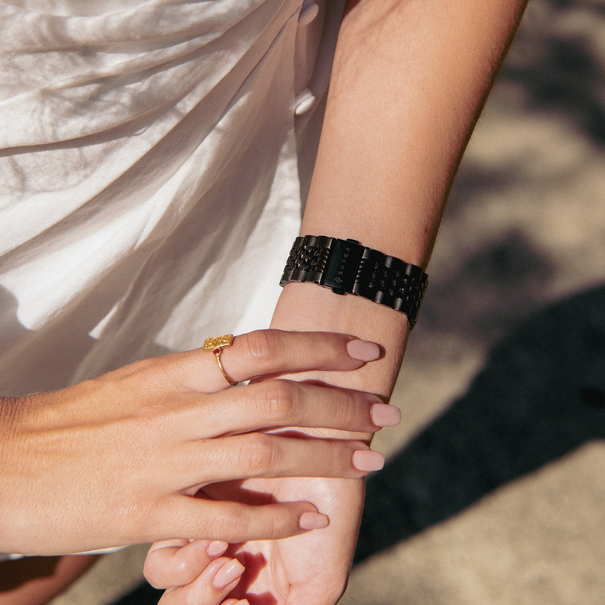 Apple Watch Metal Bracelet - Chic Royal