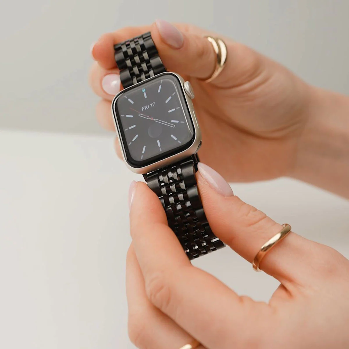 Apple Watch Metal Bracelet - Chic Royal