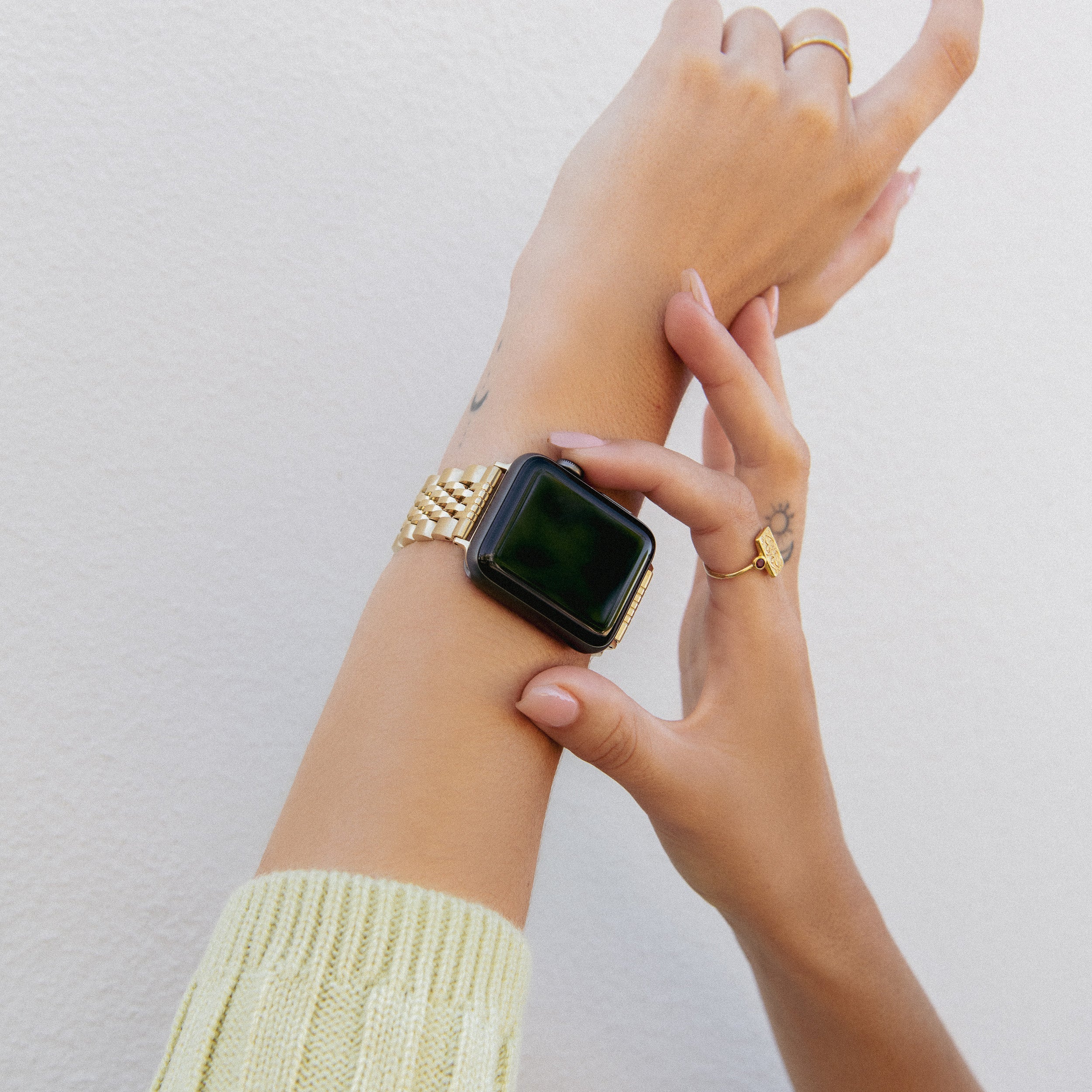 Apple Watch Metal Bracelet - Chic Royal