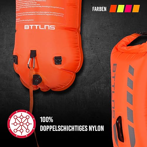 BTTLNS Schwimmboje 28L mit Tragegurte | Aufblasbare Triathlon Boje | Wasserdichter Rucksäcke | für Schwimmer und Triathleten | Höchst Sichtbar bei Freiwasser | Rucksackboje | Kronos 1.0 | Orange